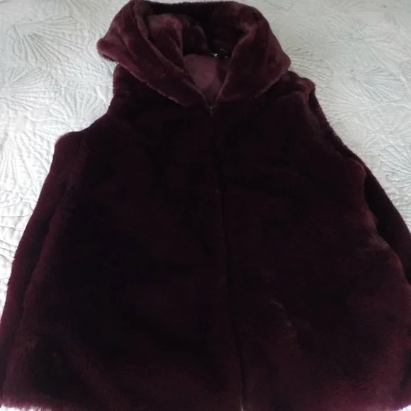 LIKE NEW VEST JACKET - Picture 4 of 8